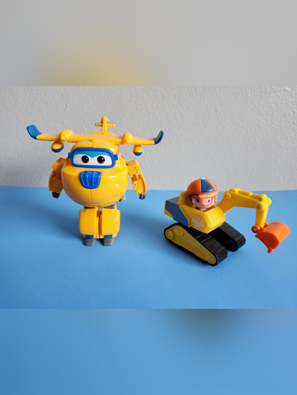 Super Wings Transforming Donnie Toy Vehicle  & Paw Patrol Rubble Excavator Lot